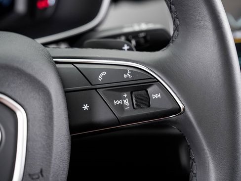 Used 2025 Audi Q3 2.0T Premium image 14