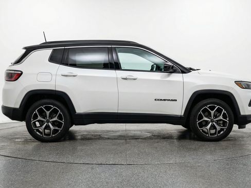 Used 2025 Jeep Compass Limited AWD/4WD image 11