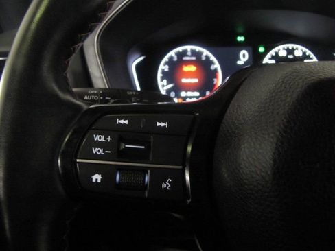 Certified 2023 Honda Pilot TrailSport image 4