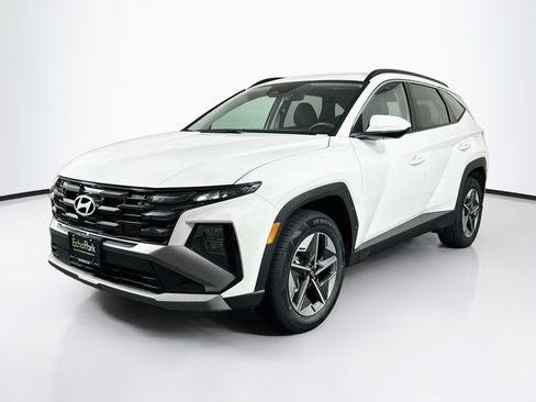 Used 2025 Hyundai Tucson SEL AWD/4WD image 3