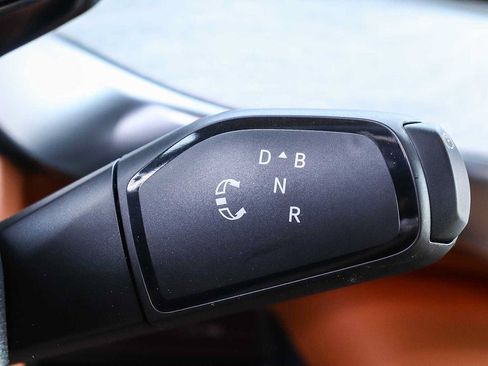 New 2025 Volkswagen ID. Buzz Pro S RWD image 21
