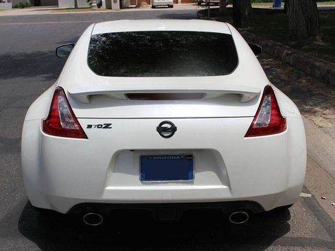 Used 2019 Nissan 370Z Touring Sport RWD image 5
