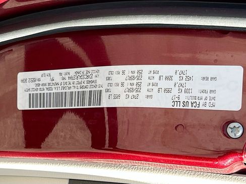 Used 2018 Chrysler Pacifica Touring-L Plus FWD image 34