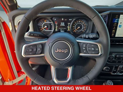 Used 2025 Jeep Wrangler Unlimited Sahara AWD/4WD image 21