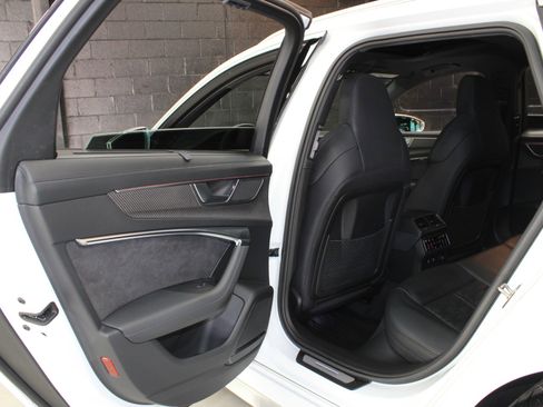 Used 2023 Audi RS 6 image 48