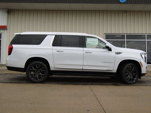 New 2026 GMC Yukon XL Denali w/ Advanced Technology Package AWD/4WD image 2