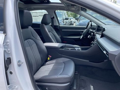 New 2025 Hyundai Sonata Limited image 32