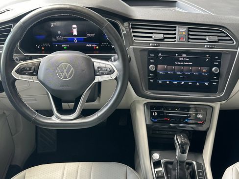 Used 2023 Volkswagen Tiguan SE FWD image 14