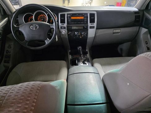 Used 2006 Toyota 4Runner SR5 AWD/4WD image 14