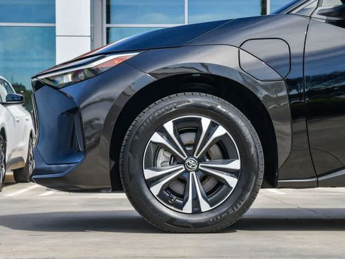 Used 2024 Toyota bZ4X XLE w/ Weather Package image 10