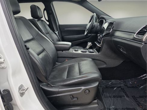 Used 2019 Jeep Grand Cherokee Limited w/ Luxury Group II image 25