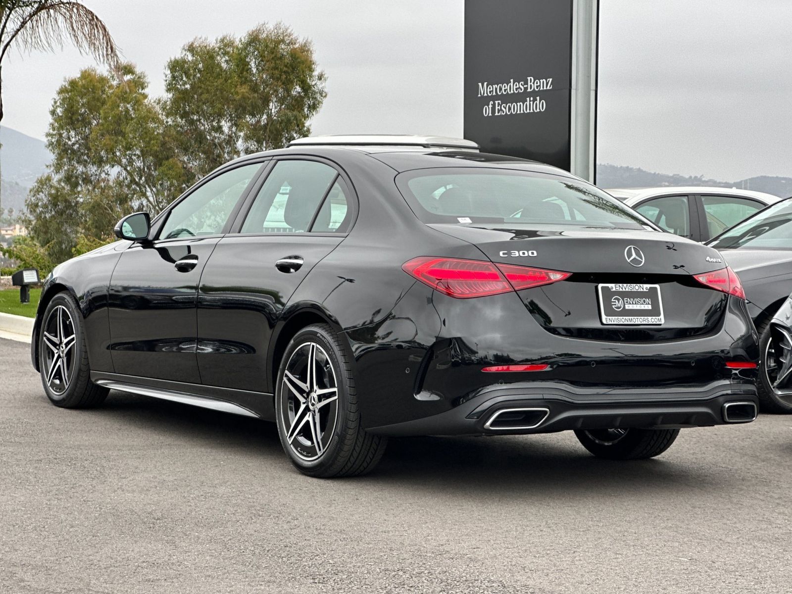 Used 2025 Mercedes-Benz C 300 4MATIC Sedan image 5