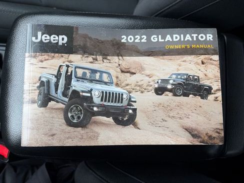 Used 2022 Jeep Gladiator Overland AWD/4WD image 46