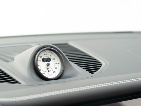 New 2026 Porsche Macan GTS image 26