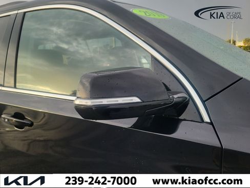 Used 2019 Chevrolet Traverse LT FWD image 7