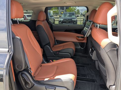 Used 2024 Kia Carnival SX Prestige FWD image 27