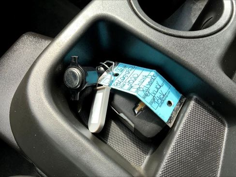 Used 2020 Chevrolet Silverado 1500 LT w/ Texas Edition image 14