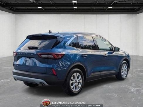 Used 2023 Ford Escape Active w/ Cold Weather Package FWD image 4