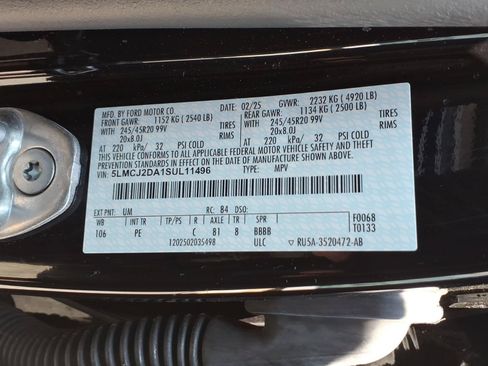 Certified 2025 Lincoln Corsair Reserve w/ Equipment Group 202A AWD/4WD image 32