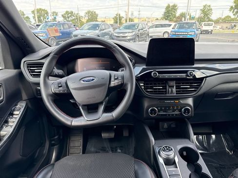 Used 2025 Ford Escape ST-Line Select AWD/4WD image 5
