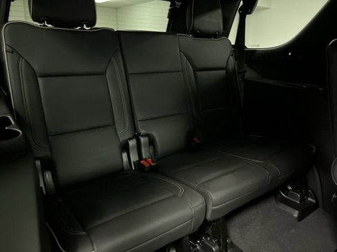 Certified 2022 GMC Yukon SLT w/ SLT Premium Package AWD/4WD image 27