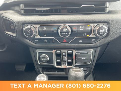 Used 2025 Jeep Gladiator Sport AWD/4WD image 24