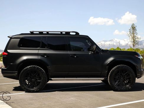 Used 2025 Lexus GX 550 image 13