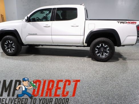 Used 2023 Toyota Tacoma TRD Off-Road image 10
