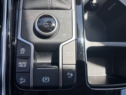 Used 2023 Kia Sorento SX AWD/4WD image 31