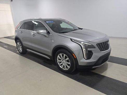Used 2023 Cadillac XT4 Premium Luxury FWD image 3