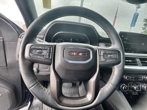 Used 2024 GMC Yukon AT4 AWD/4WD image 11