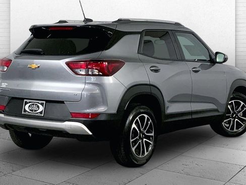 Used 2025 Chevrolet TrailBlazer LT AWD/4WD image 13