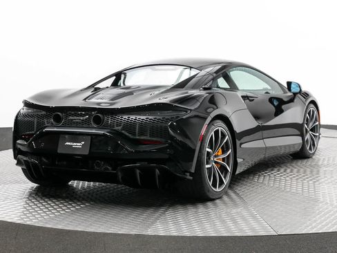 Used 2023 McLaren Artura RWD image 16
