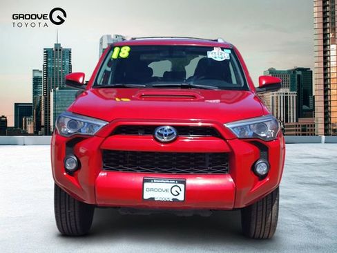 Used 2018 Toyota 4Runner SR5 AWD/4WD image 8