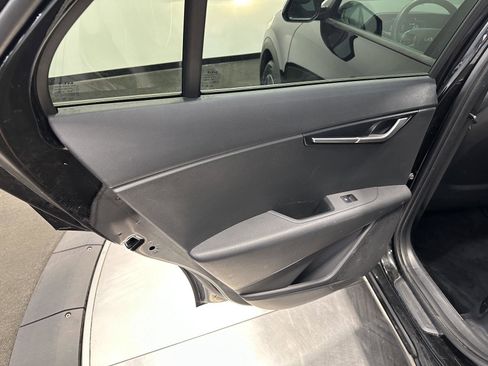 Used 2024 Kia Niro LX FWD image 24