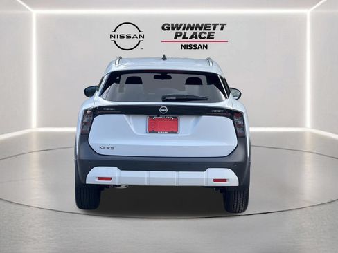 Used 2026 Nissan Kicks SV w/ SV Premium Package FWD image 25