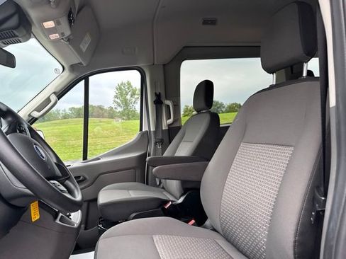 Used 2024 Ford Transit 350 XLT RWD image 3