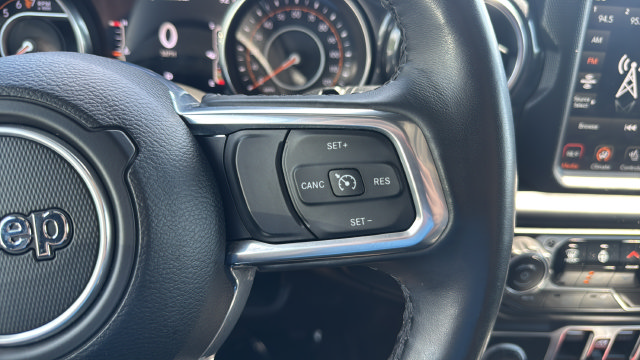 Used 2023 Jeep Wrangler Unlimited Sahara AWD/4WD image 31
