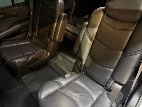 Used 2017 Cadillac Escalade Platinum AWD/4WD image 42