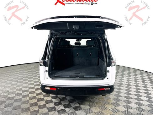 New 2026 Jeep Grand Wagoneer L Summit image 16