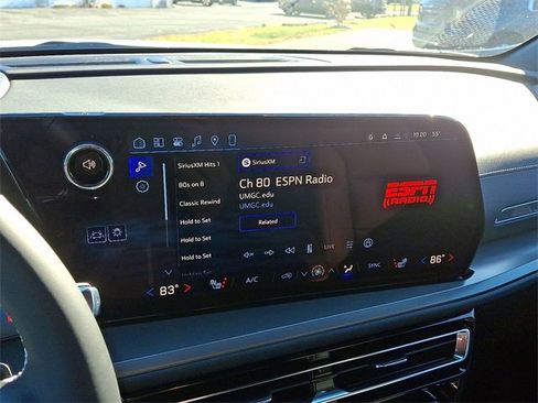 New 2026 Chevrolet Traverse LT image 13