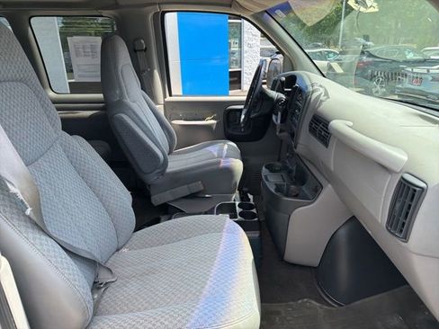 Used 1998 GMC Savana 1500 Passenger w/ Marketing Option Pkg 4 RWD image 19