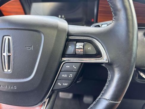 Used 2019 Lincoln Navigator Reserve image 26