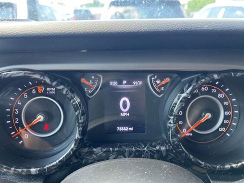 Used 2019 Jeep Wrangler Sport AWD/4WD image 8