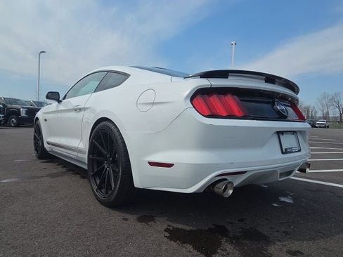 Used 2016 Ford Mustang GT Premium image 11
