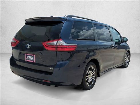 Used 2020 Toyota Sienna XLE w/ Entertainment Package FWD image 5