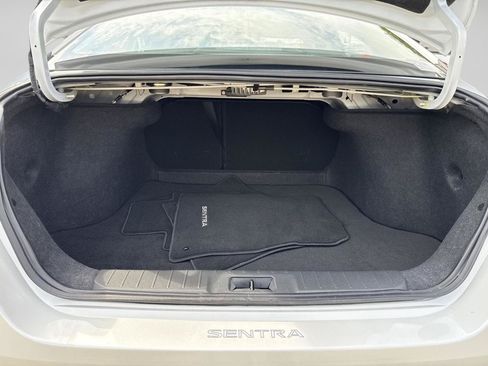 Used 2023 Nissan Sentra SR w/ SR Premium Package FWD image 20