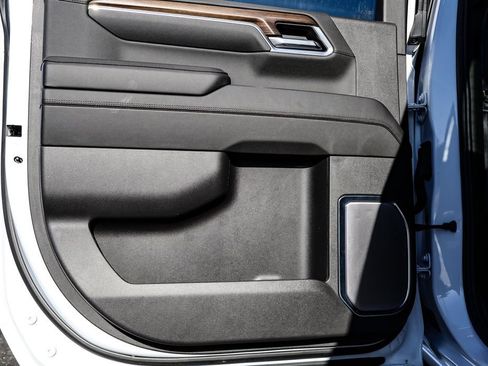 Used 2024 Chevrolet Silverado 1500 High Country w/ Technology Package image 36