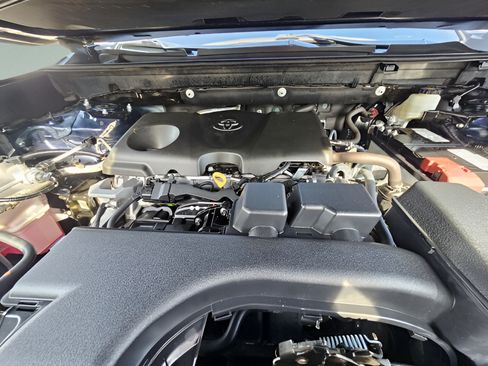 Certified 2025 Toyota RAV4 XLE FWD image 25