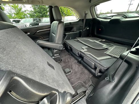 Used 2015 Toyota Highlander Limited FWD image 13